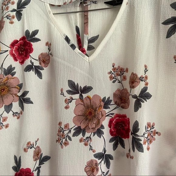 Blouse Choker Cut Out Top Short Sleeve Floral V-Neck Blouse XL - Picture 4 of 10